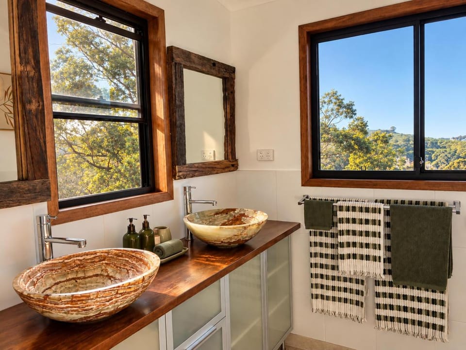 Bathroom, View (from property/room), Garden view