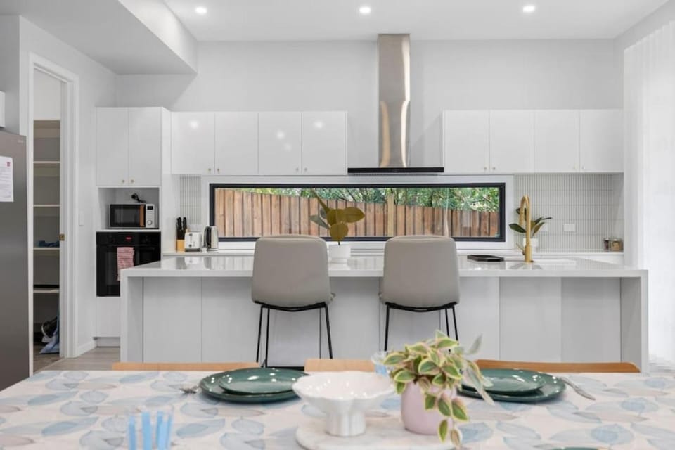 Spacious 5BR Home Near Westfield and Sunnybank House in Brisbane