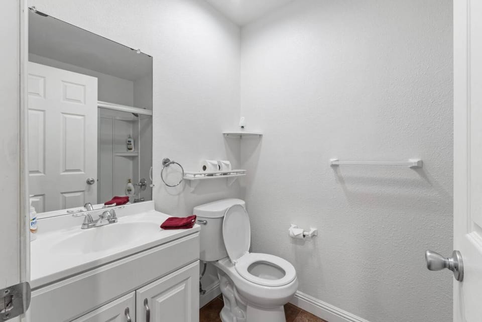 Charming 4QueenBed Home Near Major Tech Companies House in Milpitas