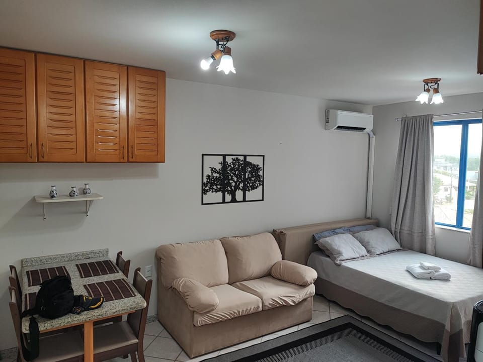 Bed, Living room, Photo of the whole room, Seating area, Dining area, Bedroom, air conditioner