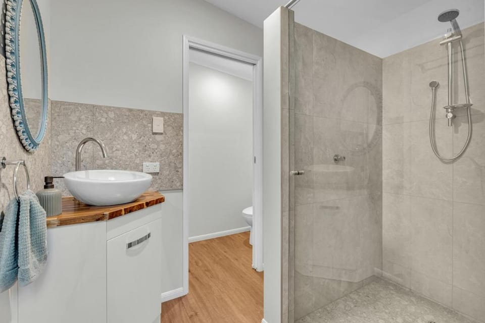 Cottage with private creek access, Sunshine Coast House in Palmwoods