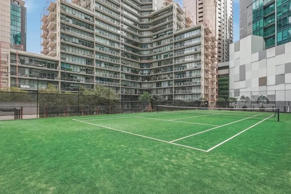 Stylish 3BR Opposite Crown Southbank Apartment in Southbank