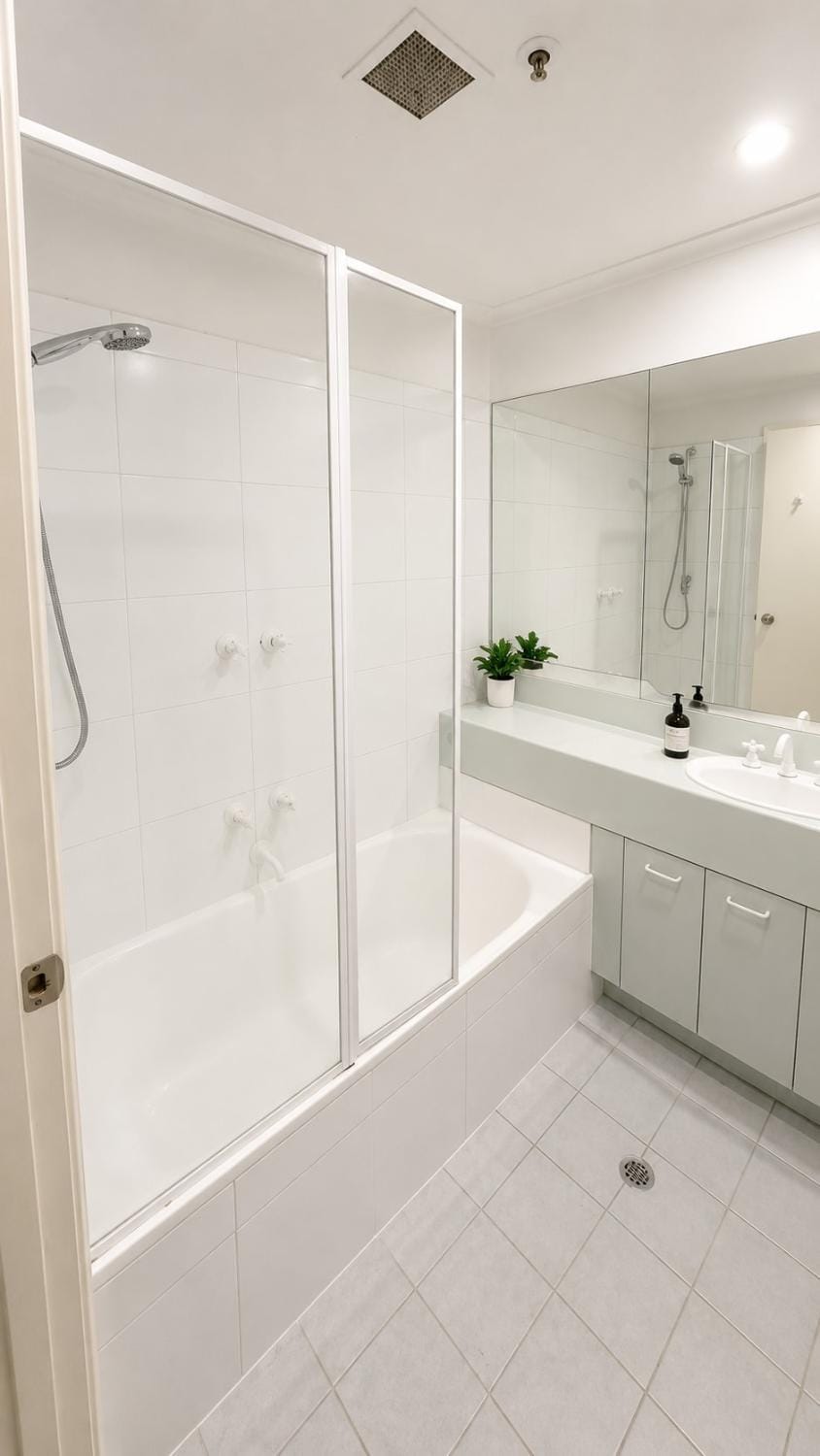 Stylish 3BR Opposite Crown Southbank Apartment in Southbank