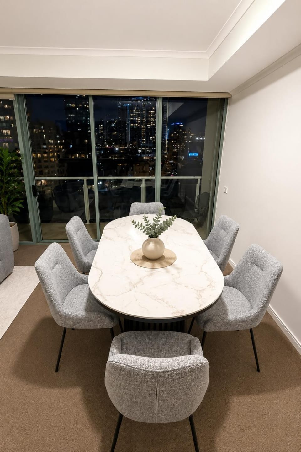 Stylish 3BR Opposite Crown Southbank Apartment in Southbank