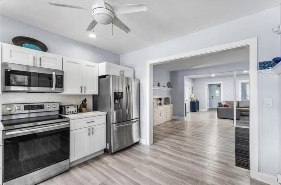 Luxe 4BR Intraoastal House with Pool and Water Views Apartment in Lake Worth
