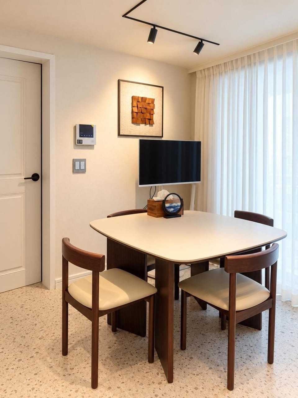 6-minute walk to Jeonpo Station, free parking, free luggage storage, premium 6th floor private house for 8 people Apartment in Busan