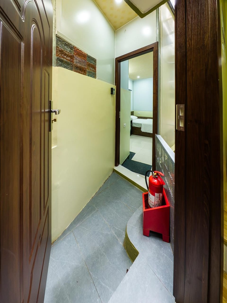 Full House 4 bedrooms with kitchen and Laundry Apartment in Hanoi