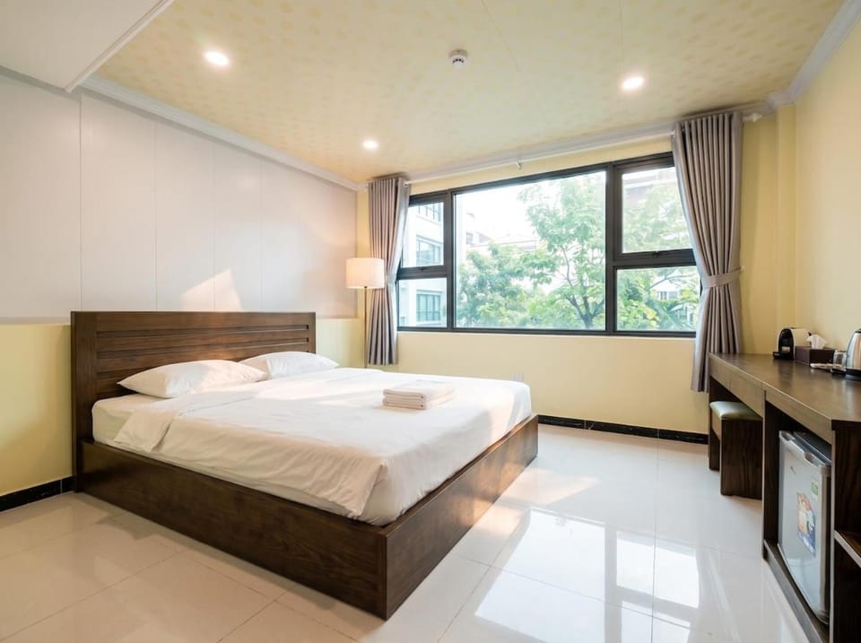 Full House 4 bedrooms with kitchen and Laundry Apartment in Hanoi