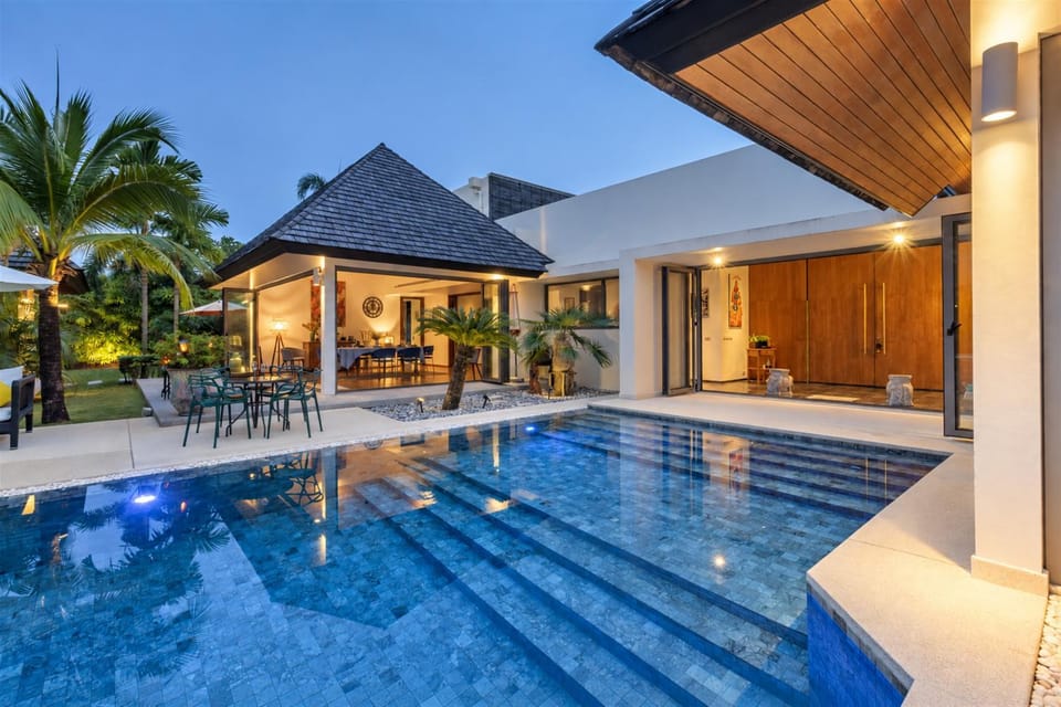 Property building, Pool view, Swimming pool, sunbed