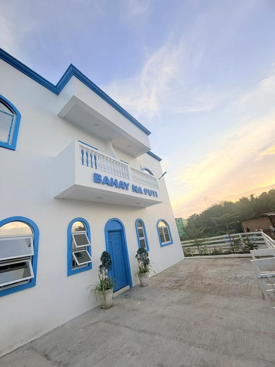 Bahay na Puti Private Villa with pool up to 31 pax Villa in Calabarzon