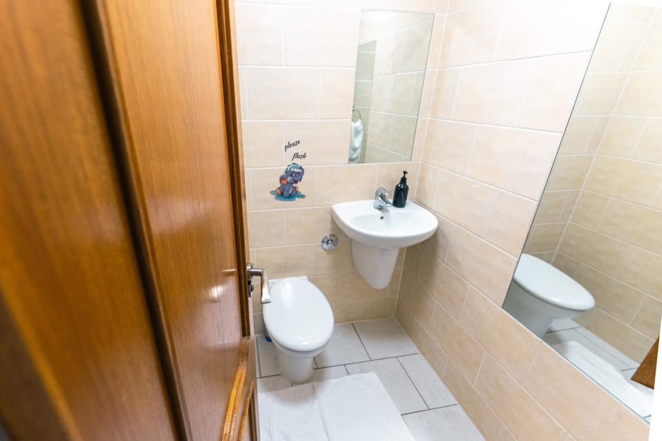 Luxury 6 bed House close to Wembley stadium House in Edgware