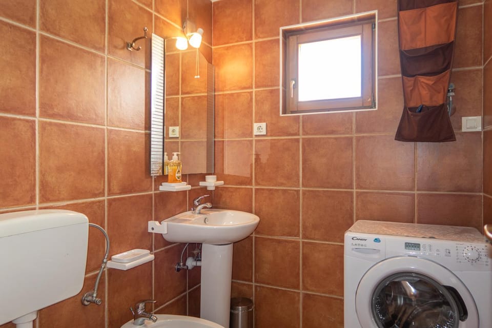 Toilet, washing machine
