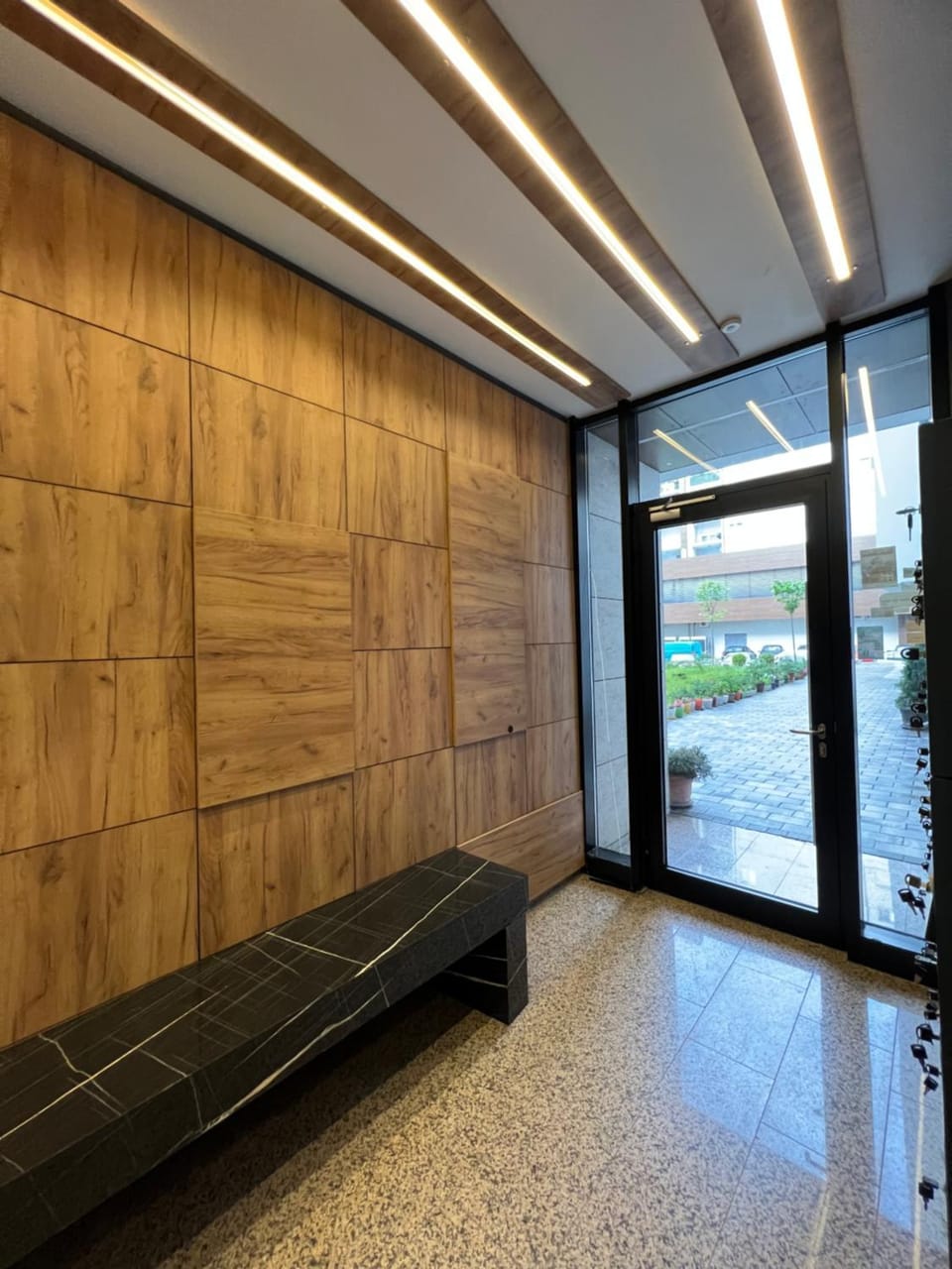 ESS Apartment, Best location, Free parking Apartment in Europe