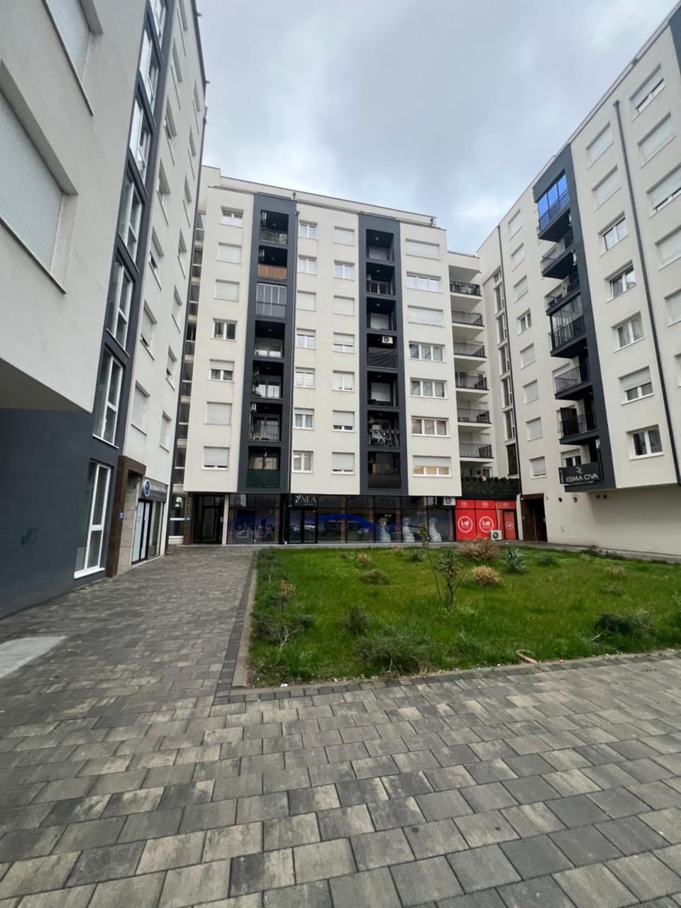 ESS Apartment, Best location, Free parking Apartment in Europe