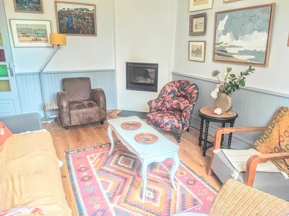 Property building, Living room