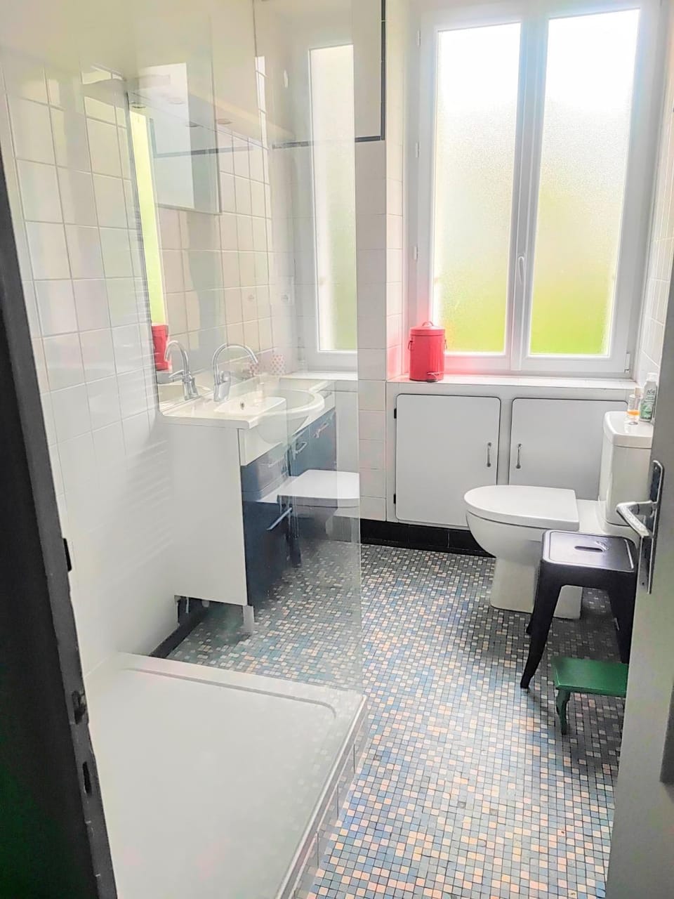 Bathroom, Living room