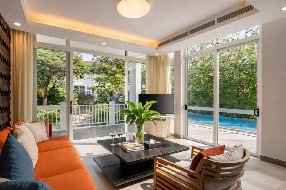 Patio, Day, Garden, View (from property/room), Balcony/Terrace, Living room, Seating area, Garden view, Pool view, Swimming pool, sunbed