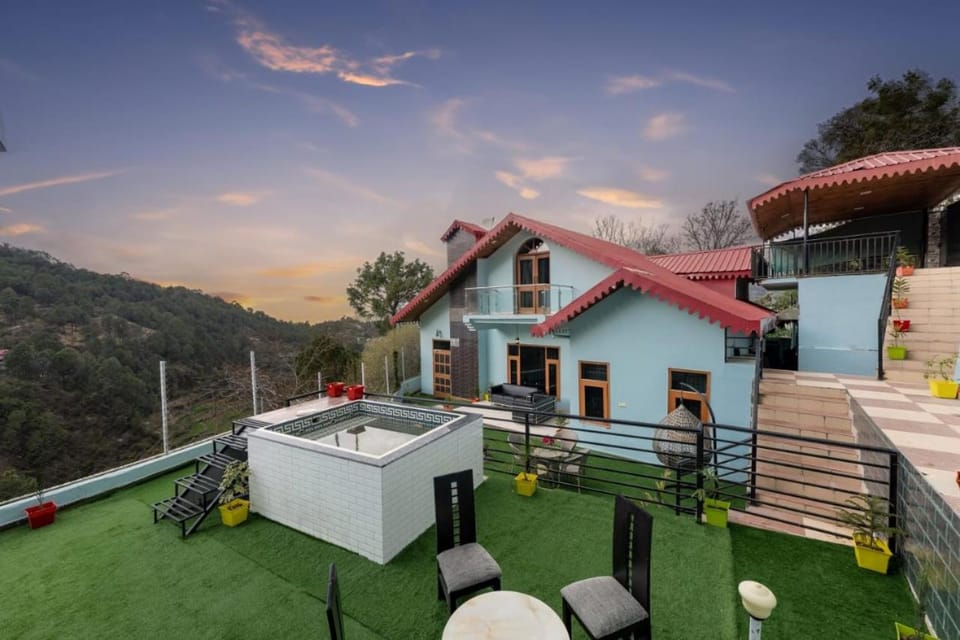 Cascade 4- BHK Villa With Plunge Pool l Free Parking l Open Air Lawn l Managed By ExoticStays Villa in Himachal Pradesh
