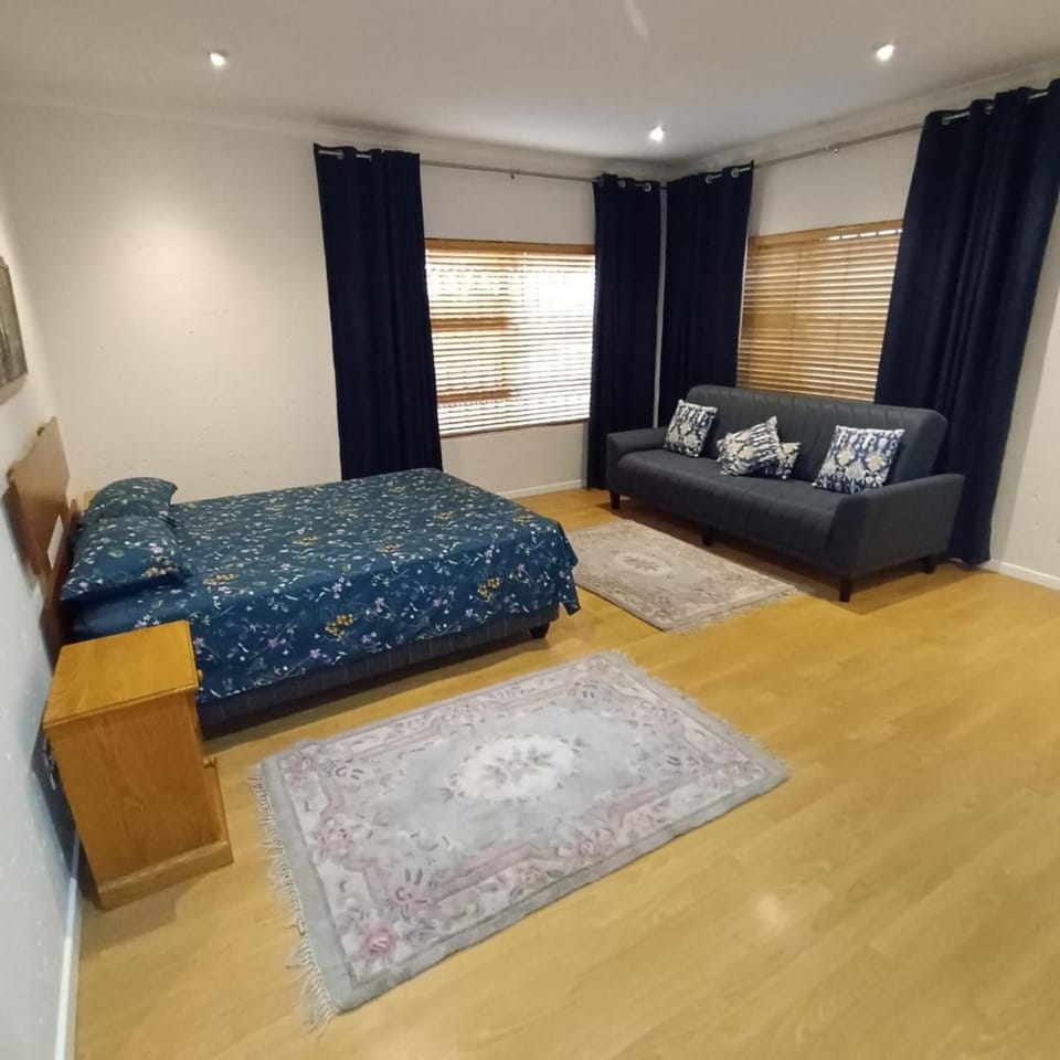 New York in Ferndalr Apartment in Sandton