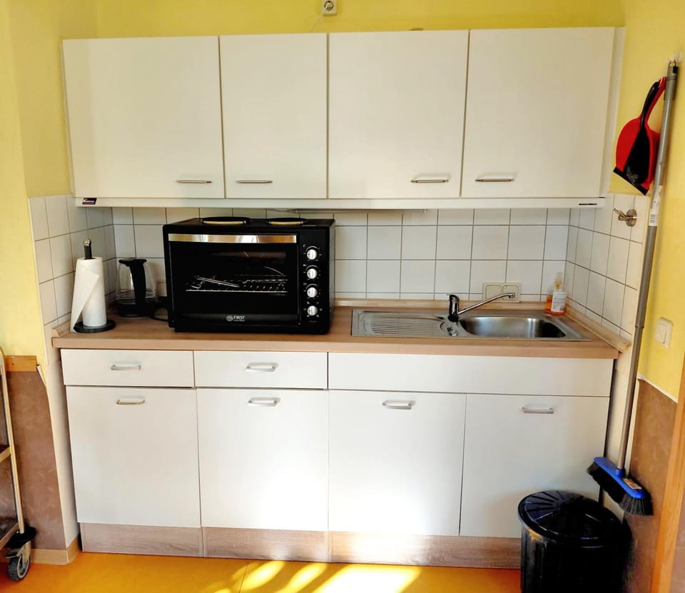 Kitchen or kitchenette, kitchen