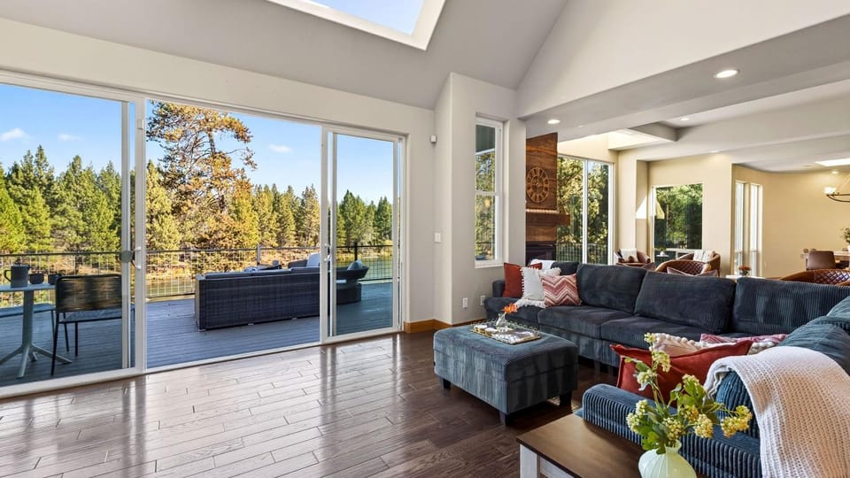 Living room, Mountain view, Area and facilities