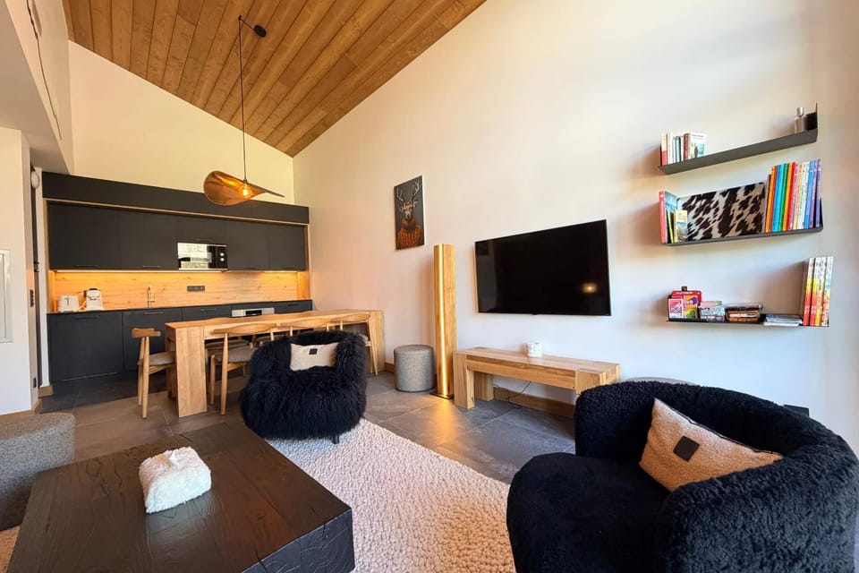 Ski-inski-out apartment with pool Apartment in Notre-Dame-de-Bellecombe