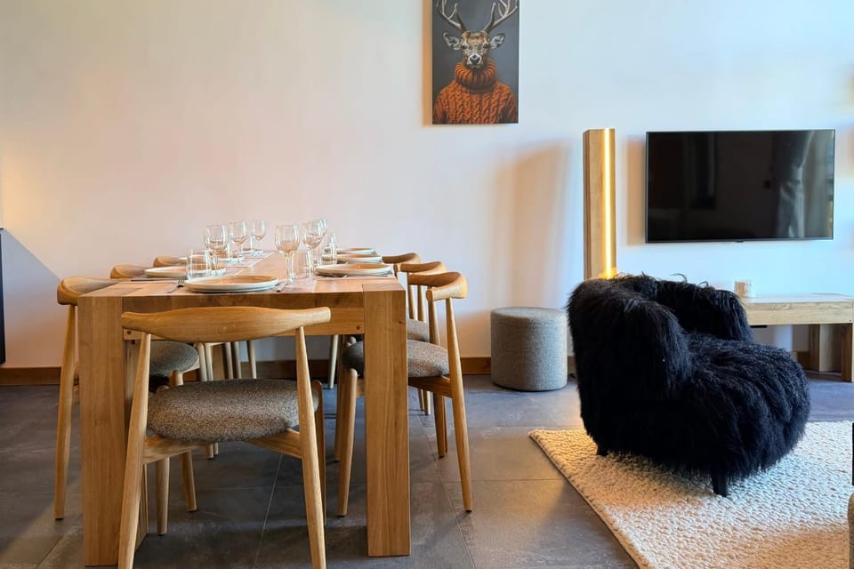 Ski-inski-out apartment with pool Apartment in Notre-Dame-de-Bellecombe