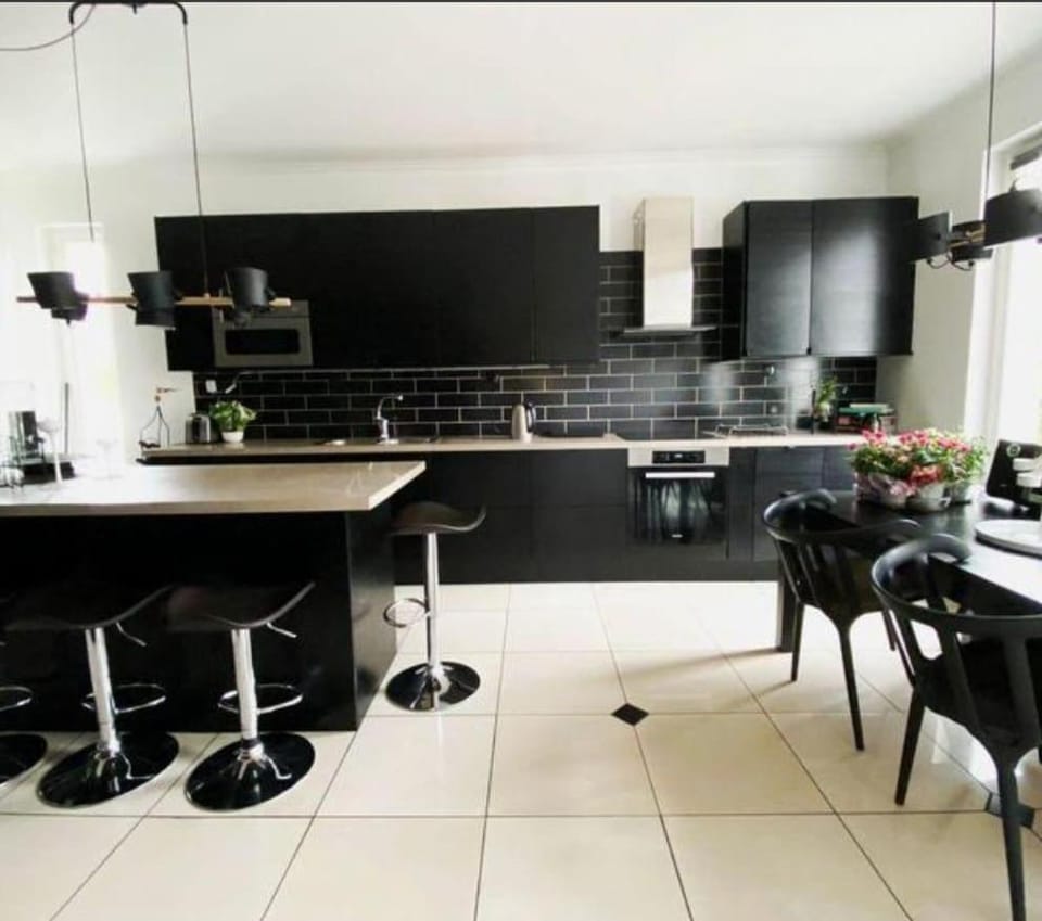 Villa med stor uteplats och garage Villa in Huddinge