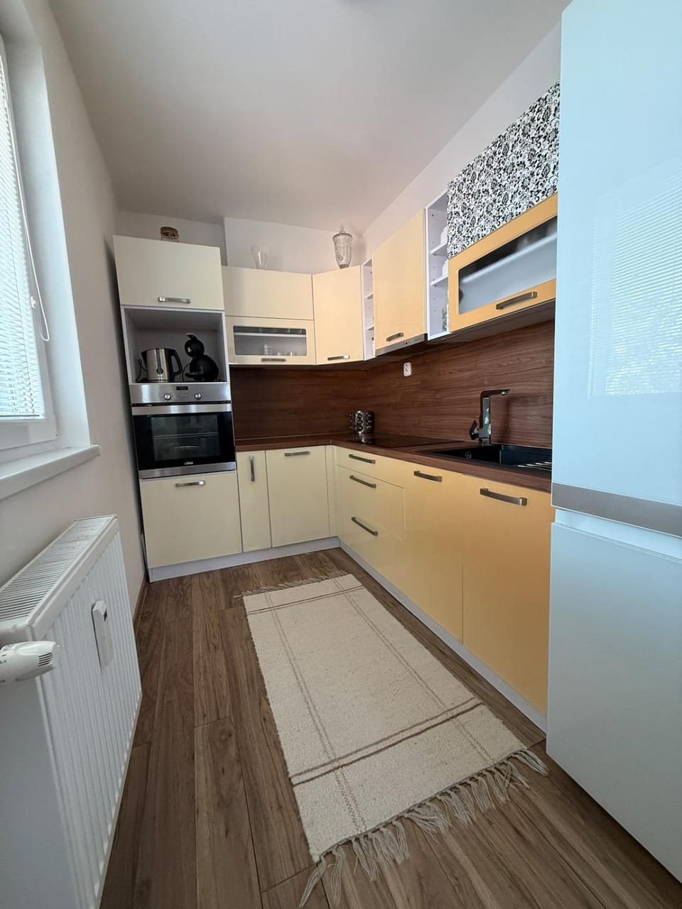 Kitchen or kitchenette, oven, stove