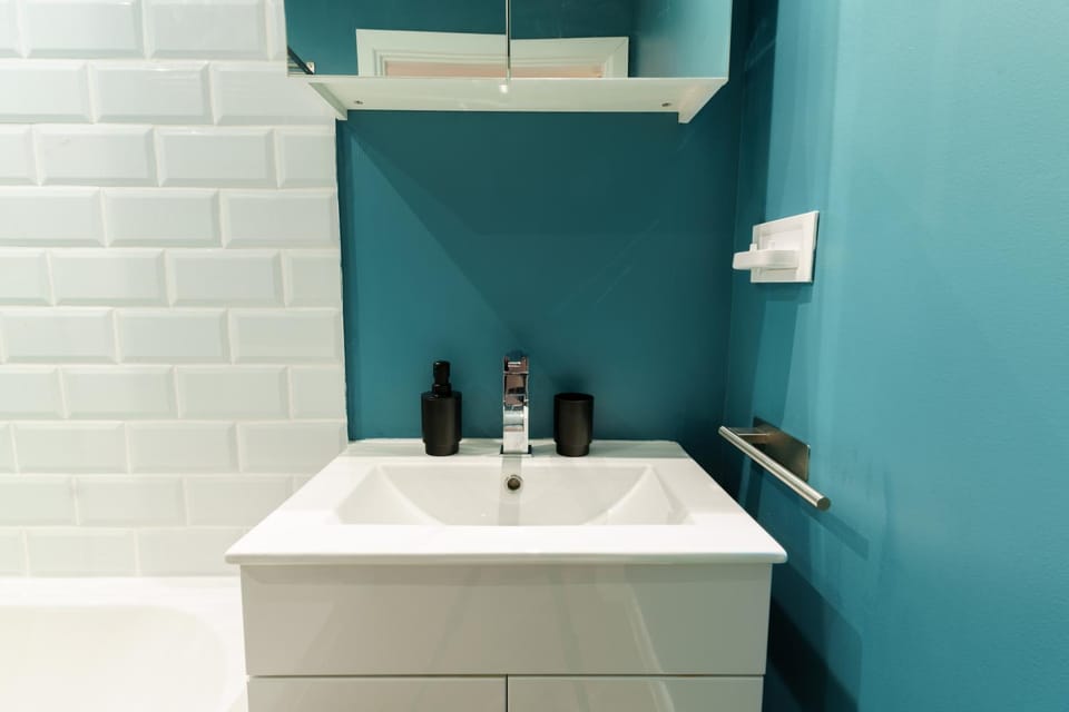 Peaceful Haven Suites, Cosy Double Room with Private Bathroom in London Vacation rental in London