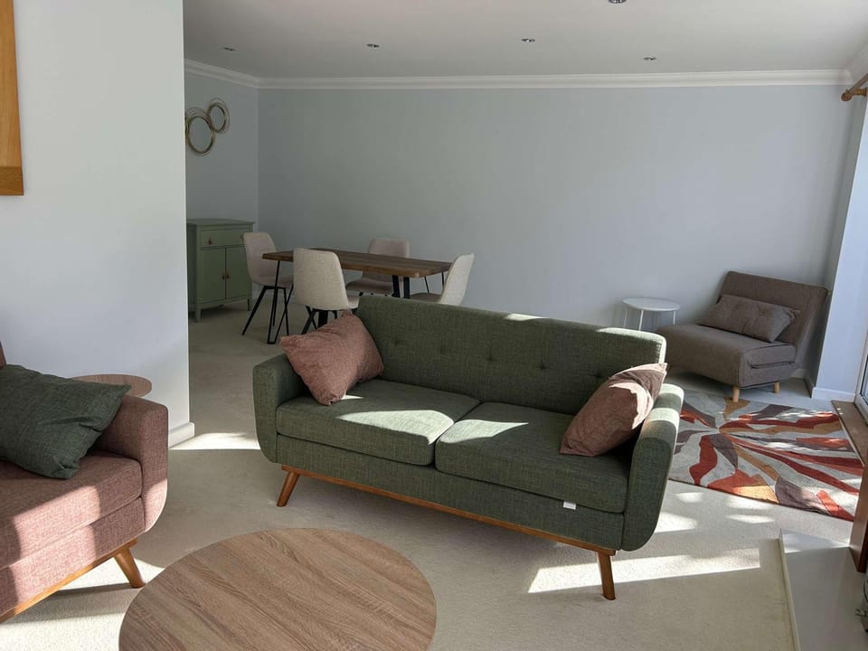 2 Bed Fair Oak Annexe Sleeps 4 Parking House in Eastleigh District