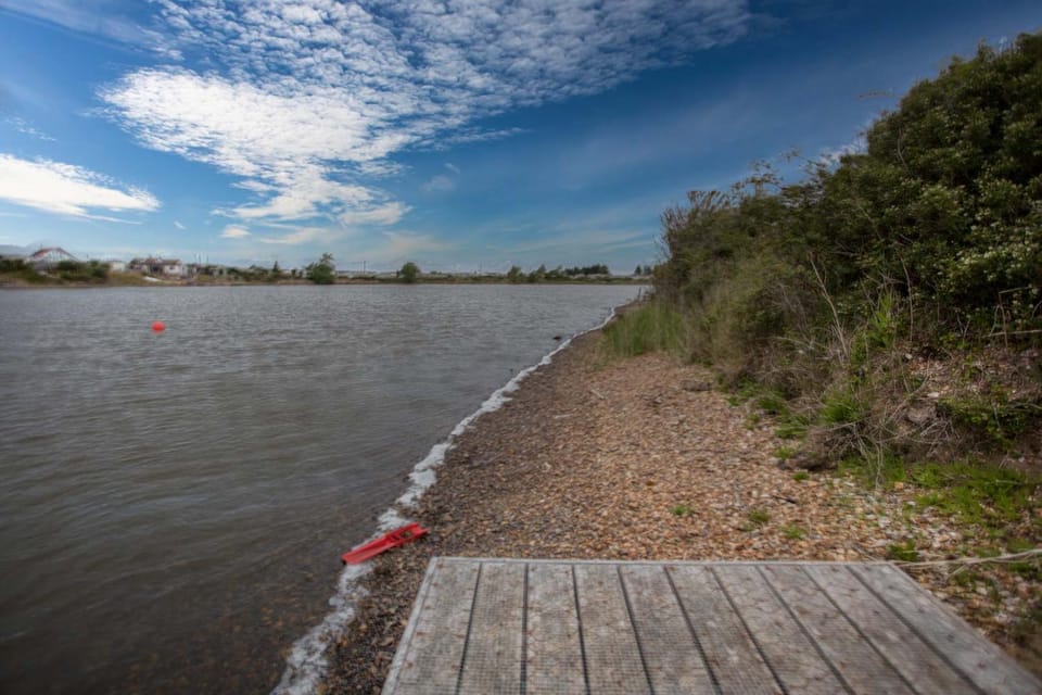 A Lakeside Haven on the Norfolk Coast, Crabpot Cottages Hunstanton House in England
