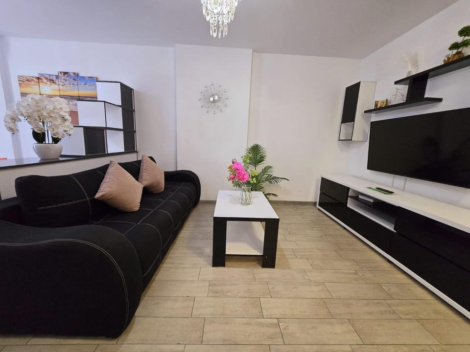 SeaBreeze Azizi Luxury Apartment Indoor Spa Resort Apartment in Constanța County