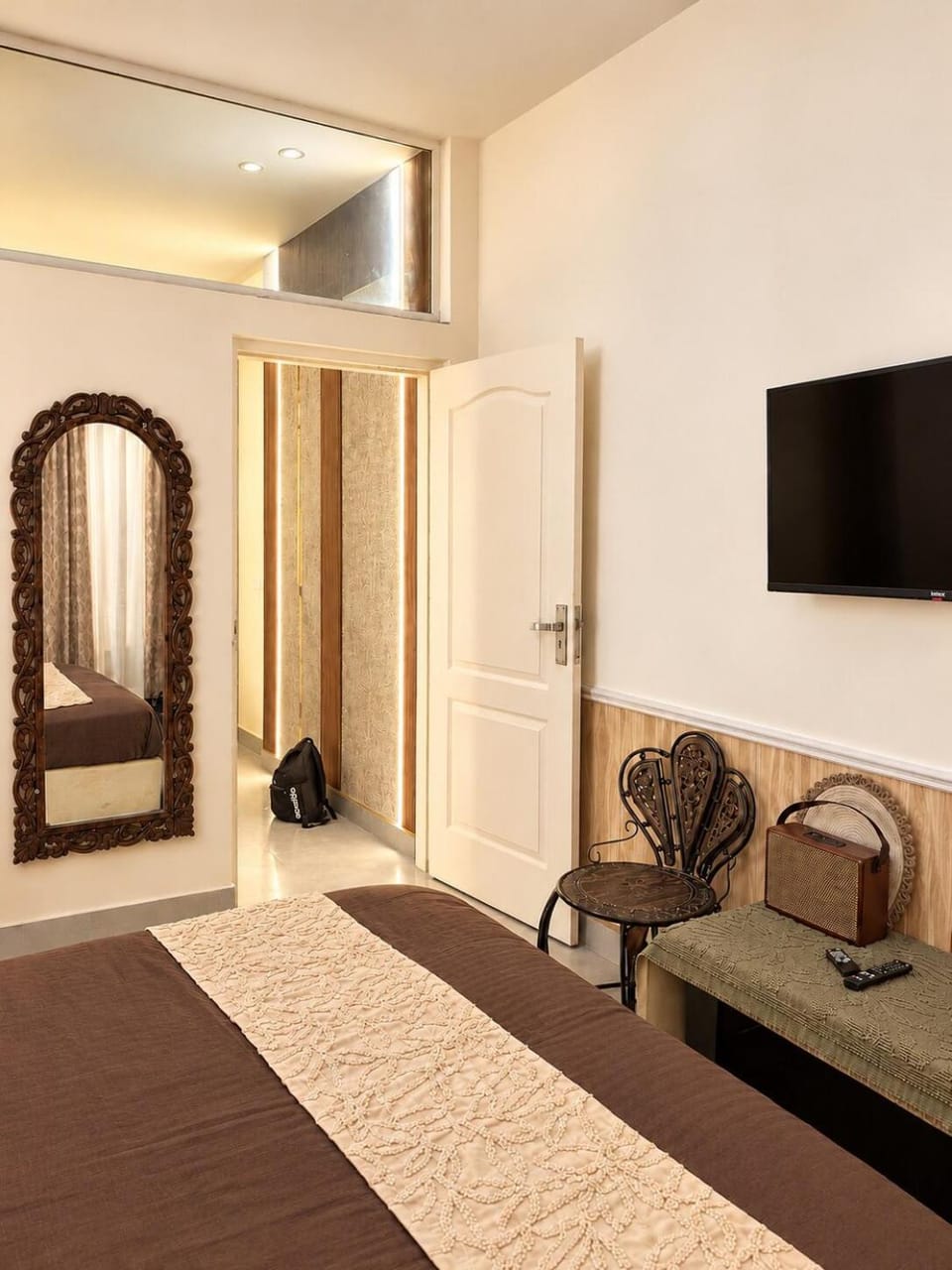 1 BHK Apartment with Balcony in High Rise Building Apartment in Noida