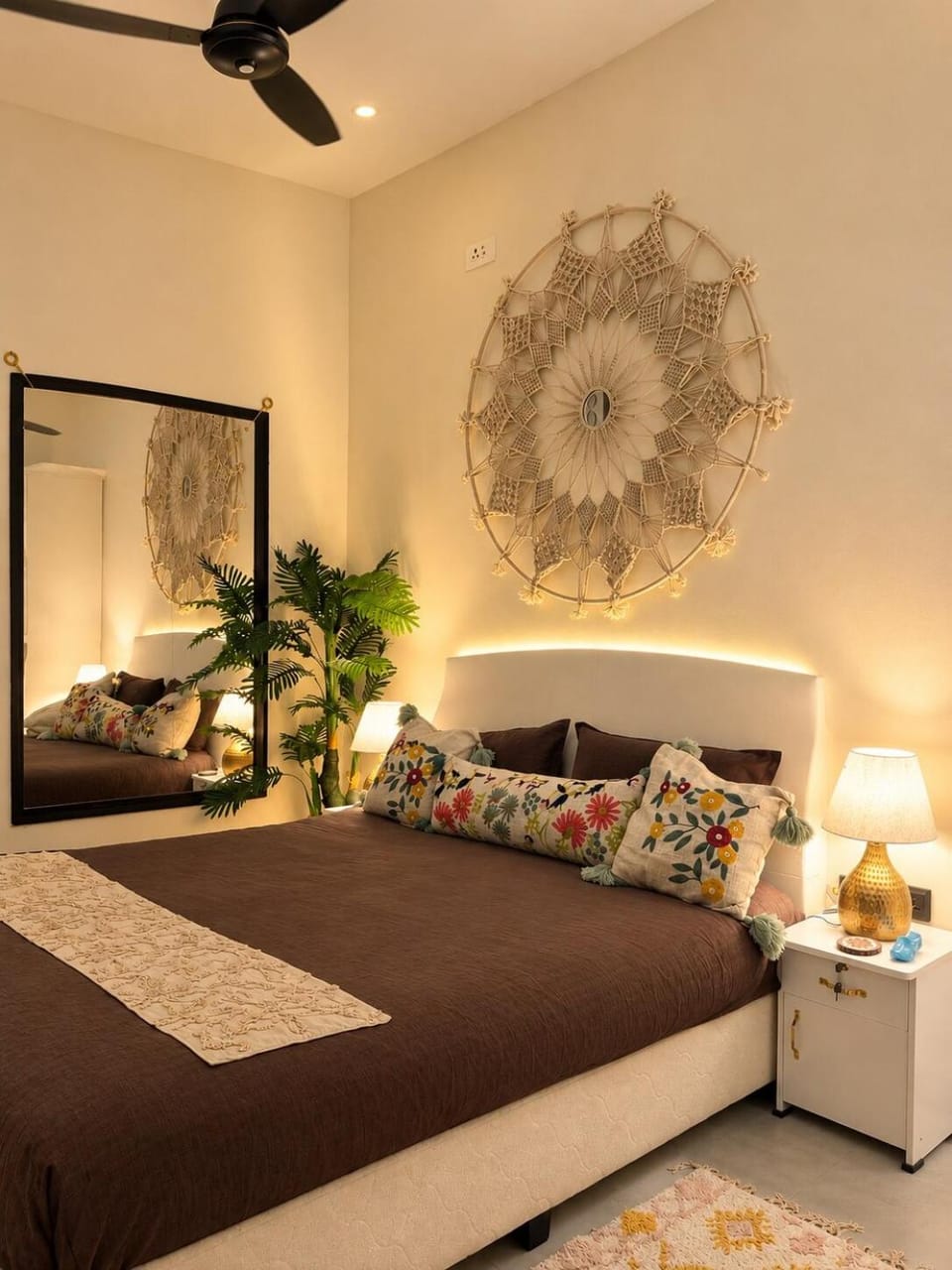 1 BHK Apartment with Balcony in High Rise Building Apartment in Noida