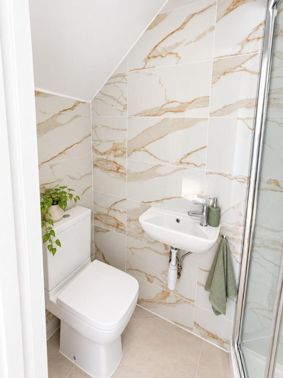 The Loft · St John's Studios · Watford Junction Apartment in Watford