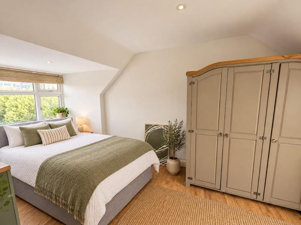 The Loft · St John's Studios · Watford Junction Apartment in Watford