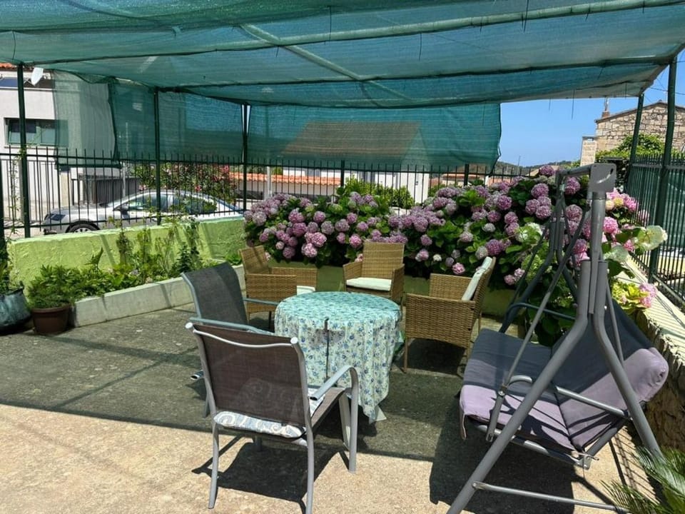 Location, children, Family