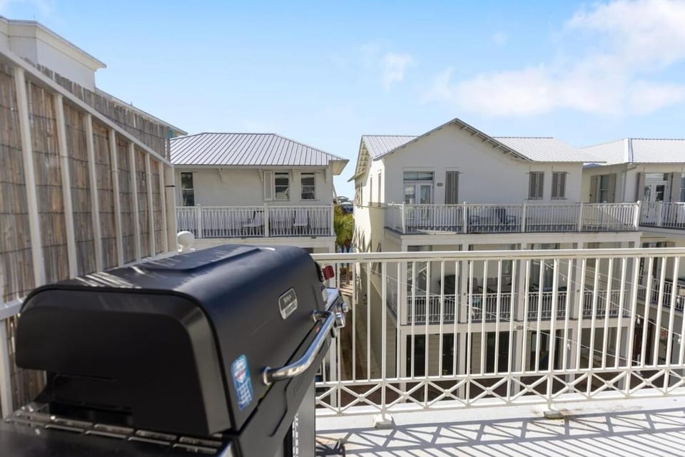The Bullpen at Carillon Beach Condo 3BD Near 30A Apartment in Carillon Beach