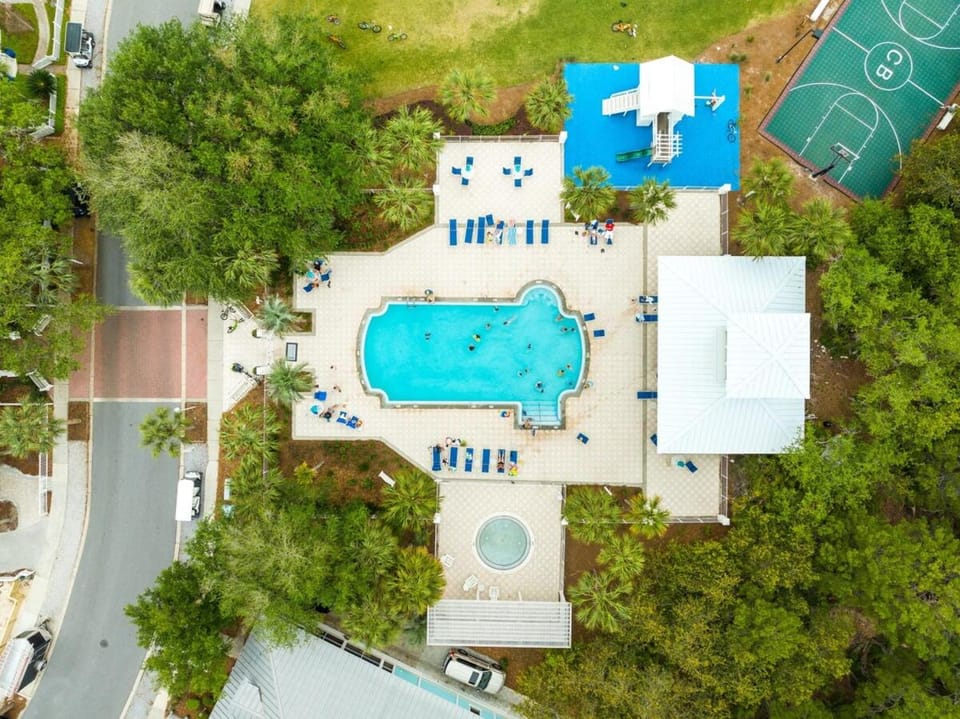 The Bullpen at Carillon Beach Condo 3BD Near 30A Apartment in Carillon Beach