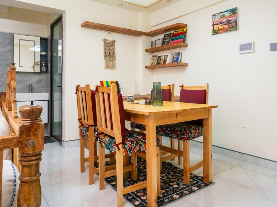 Spacious 2BR City Apartment with Balcony& Smart TV Apartment in Nairobi County
