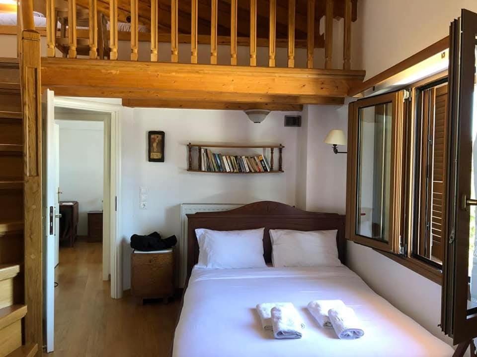 Ξυλο Και Παραδοση House in Greece