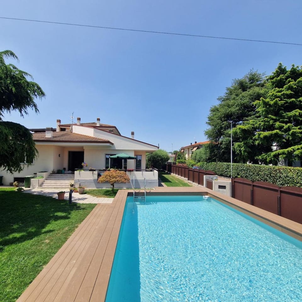 Property building, Day, Garden, Garden view, Pool view, Swimming pool, sunbed