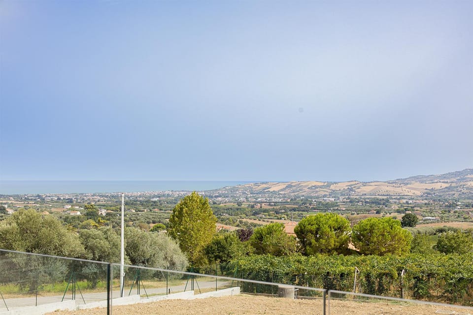 Natural landscape, Photo of the whole room, Mountain view