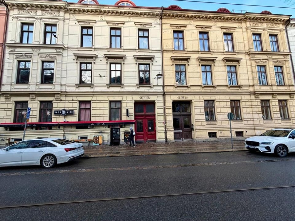 Central Gothenburg - 2 Bedrooms WiFi & Laundry Apartment in Gothenburg