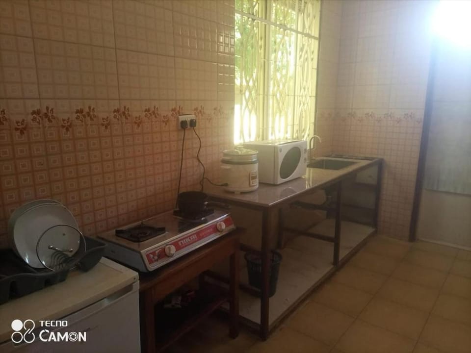 3- bedroom siesta house with free parking Apartment in Tanzania