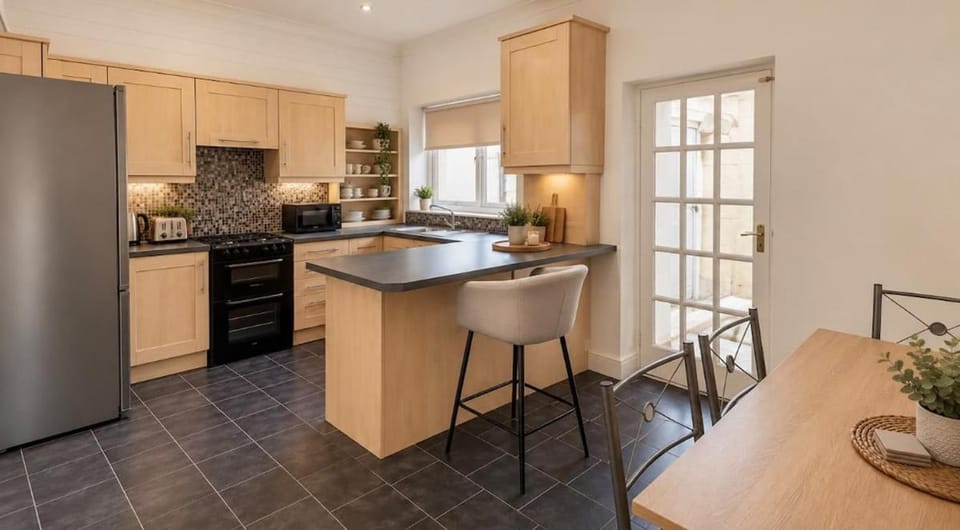 Stylish 2 Bedroom home with private courtyard House in Newcastle upon Tyne