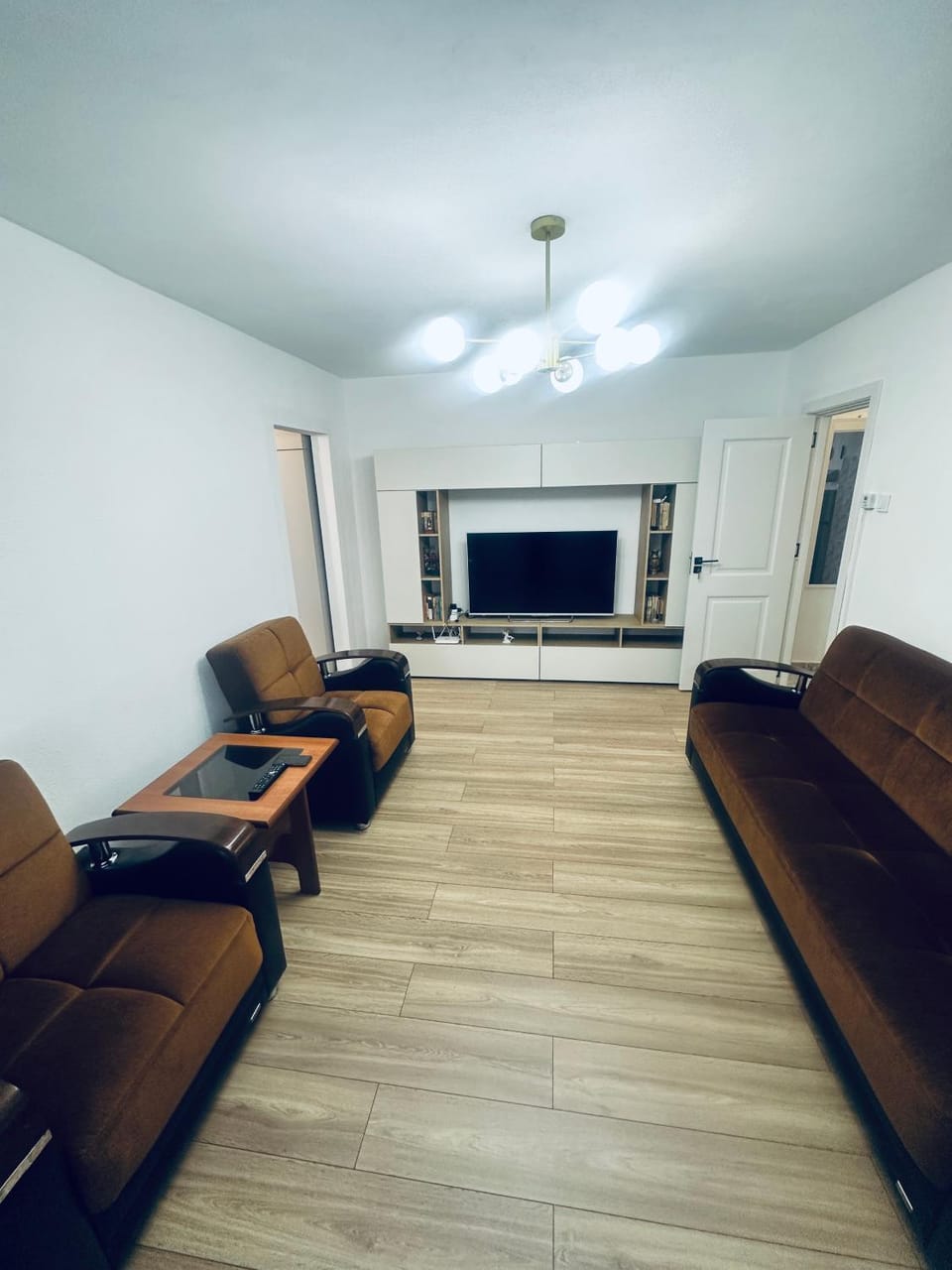 Apartament 3 camere House in Craiova