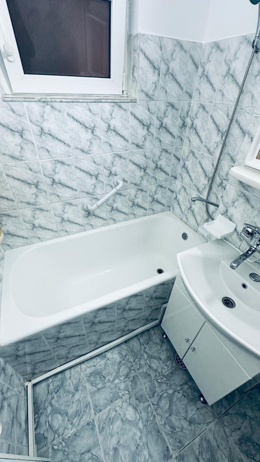 Apartament 3 camere House in Craiova