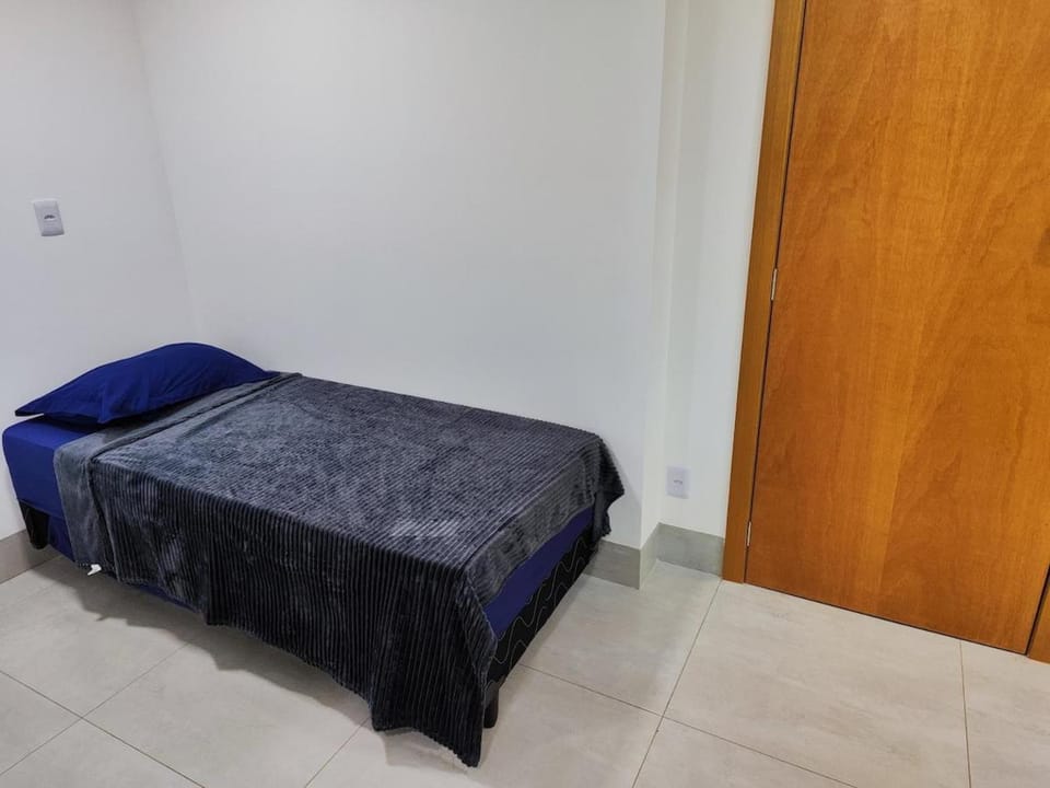 L.205 · L205 Novo, Completo, Quarto com Ar-condicionado Apartment in Goiania